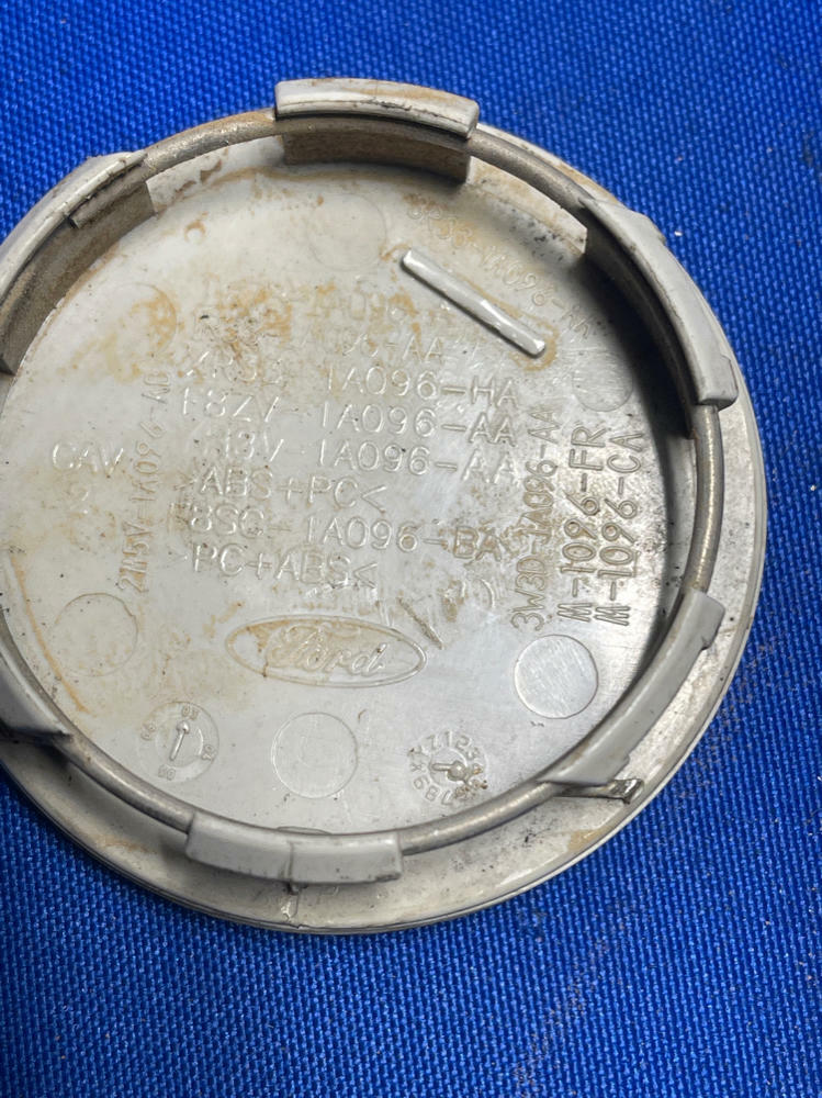 2003-04 Ford Mustang SVT Cobra Center Cap OEM 167