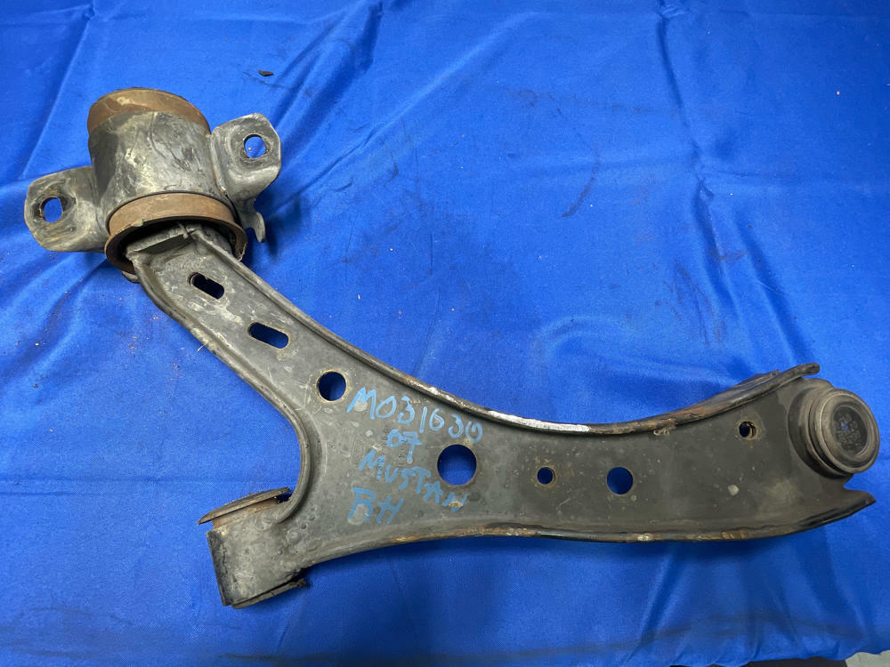 2005-09 Ford Mustang Passenger RH Front Control Arm 162