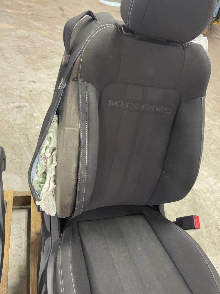 2015-23 Ford Mustang Cloth Seats, Passenger Bag Blown 2100 Miles 168