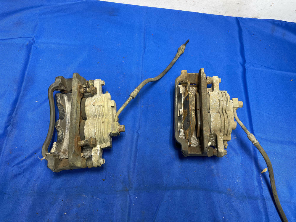 1999-04 Ford Mustang GT Front Brake Calipers 178