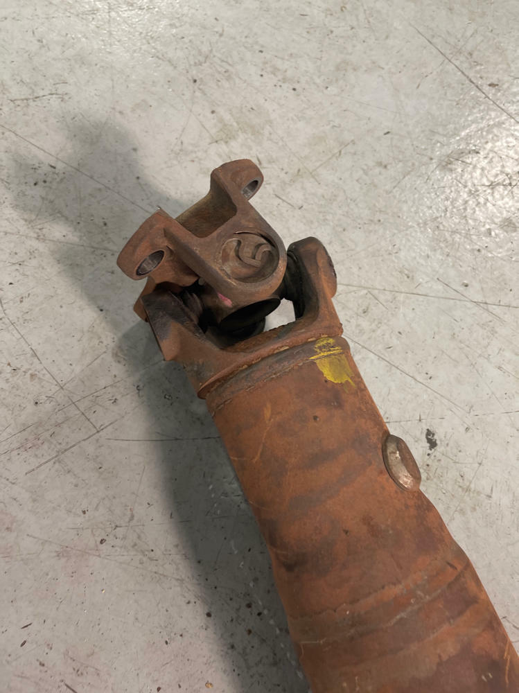 1999-04 Ford Mustang GT 4R70 Driveshaft 171
