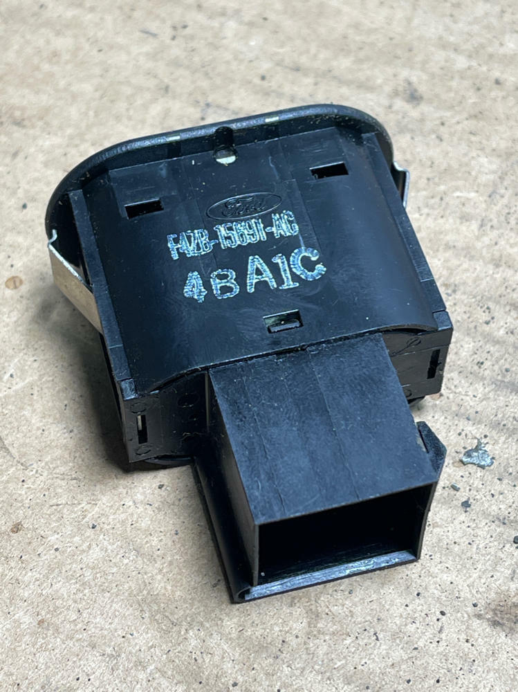 2003-04 Ford Mustang SVT Cobra Convertible Top Switch 196