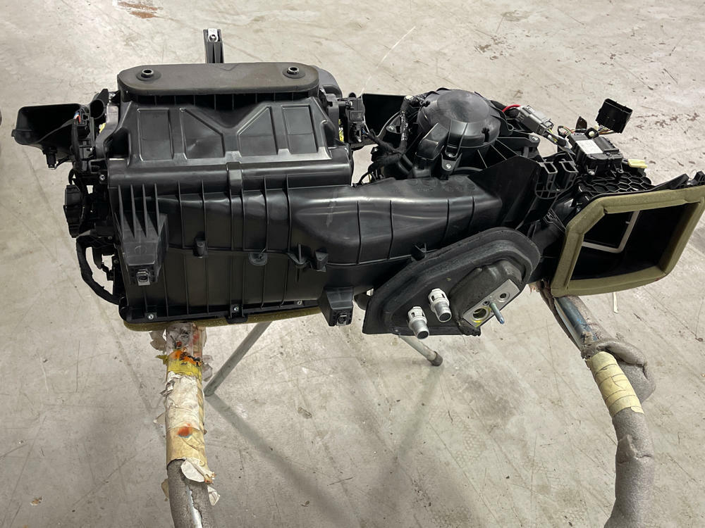 2015-23 Ford Mustang HVAC Dual Climate Control Box Assembly 197