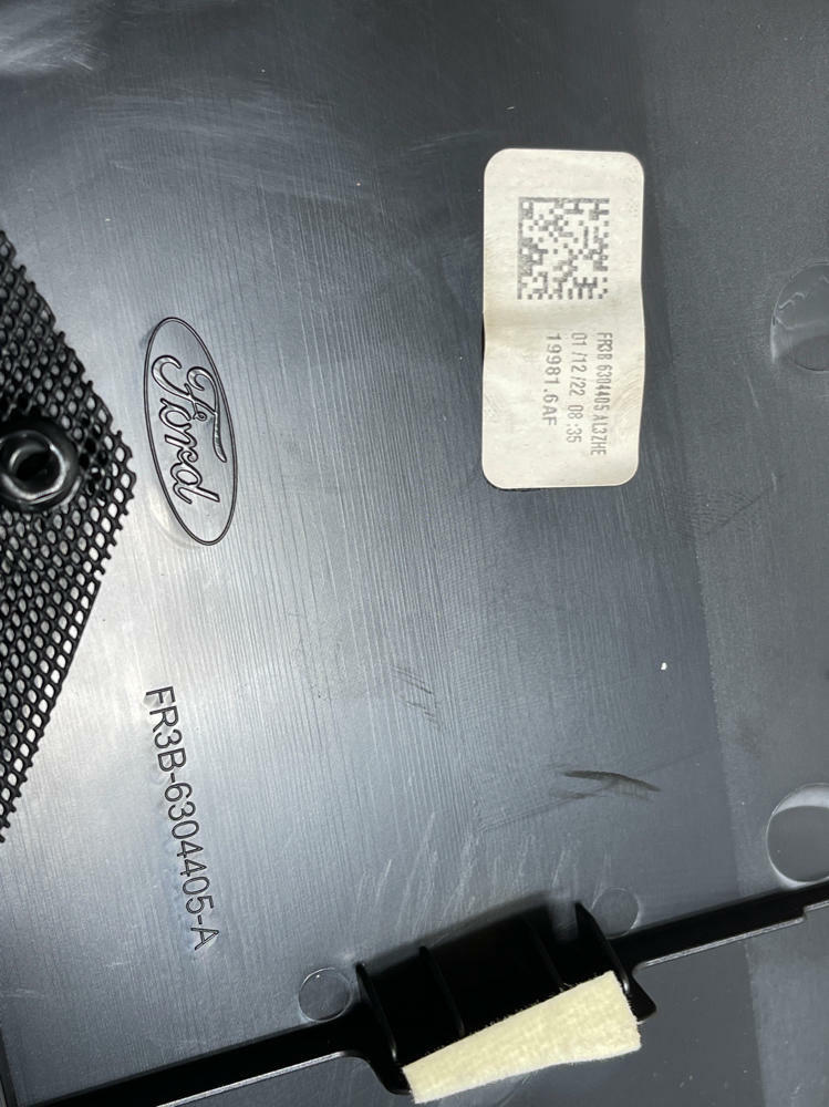 2018-23 Ford Mustang Dash Center & Tweeter 197