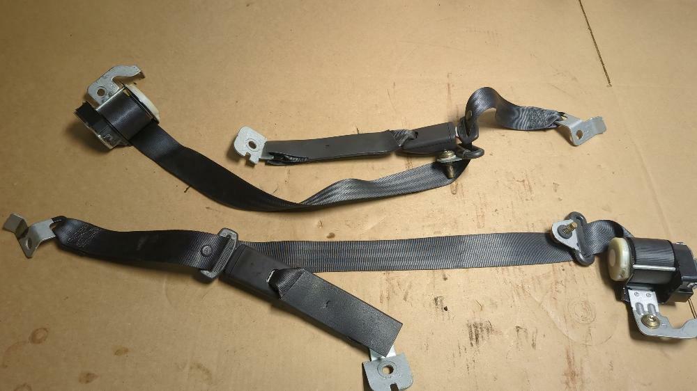 2003-04 Ford Mustang SVT Cobra Rear Seat Belts Pair Coupe 220