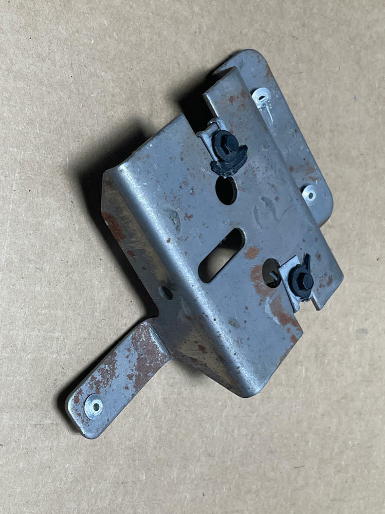 2003-04 Ford Mustang SVT Cobra Center Console Bracket 220