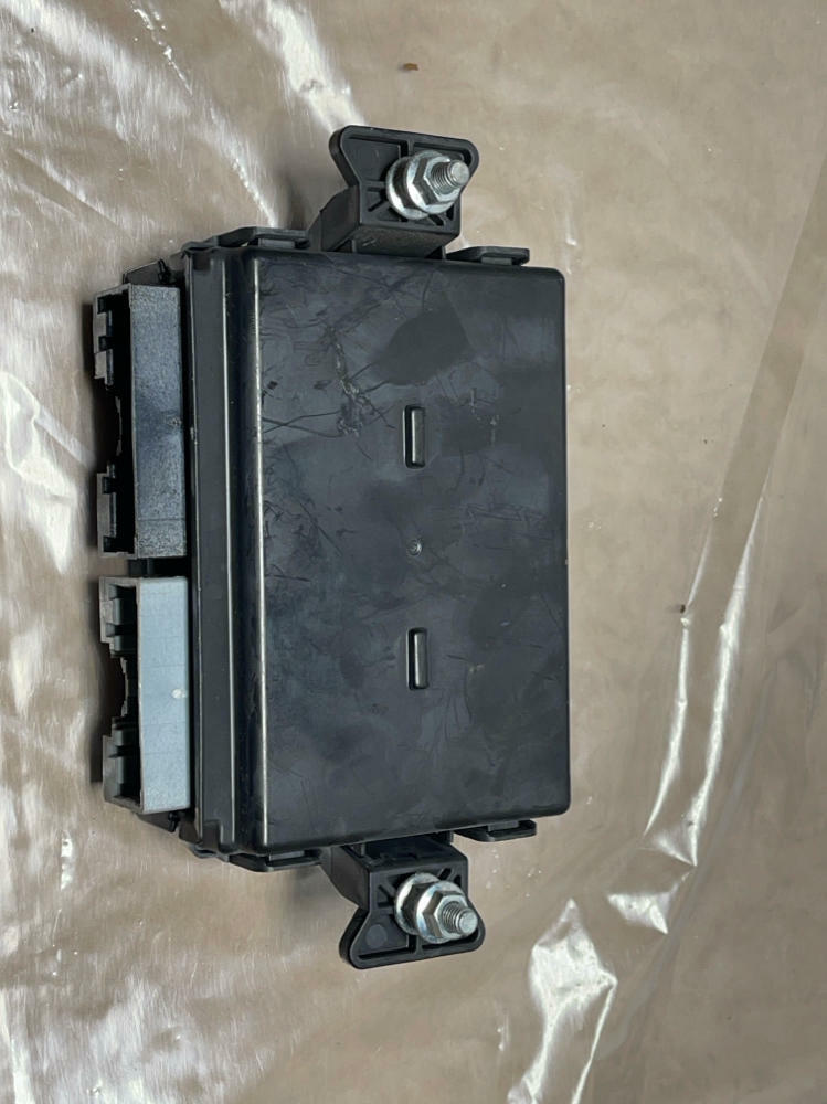 2015-17 Ford Mustang Lighting Control Module 214