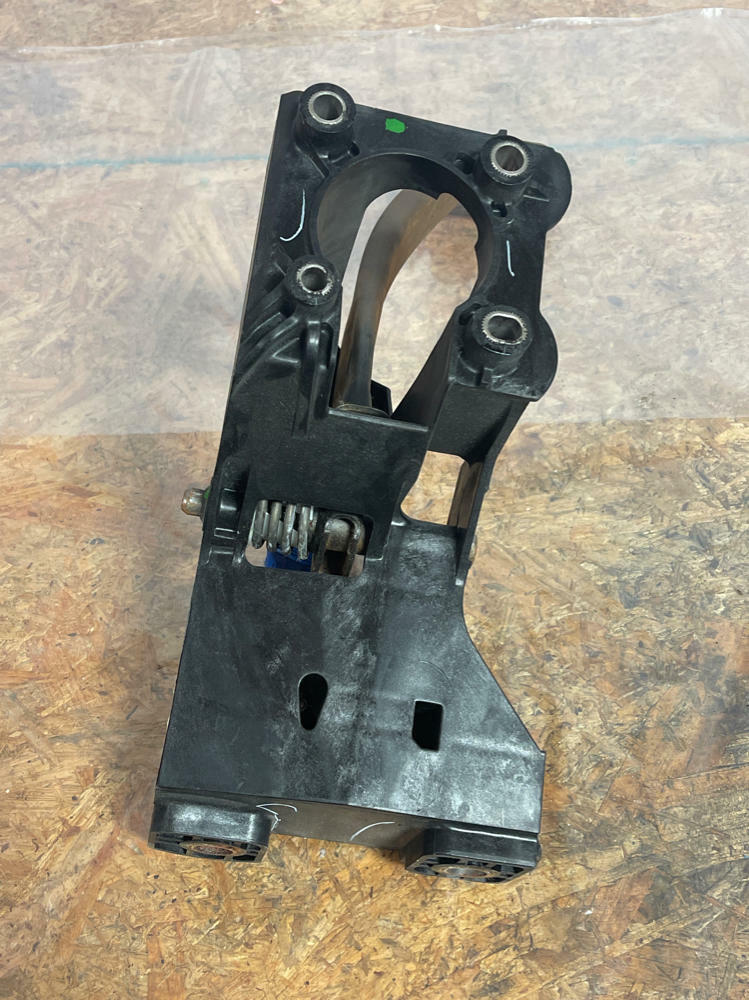 2011-14 Ford Mustang GT 5.0 6R80 Brake Pedal Assembly 231