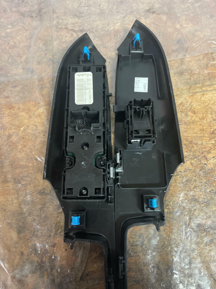 2015-17 Ford Mustang Door Switches & Bezels 256