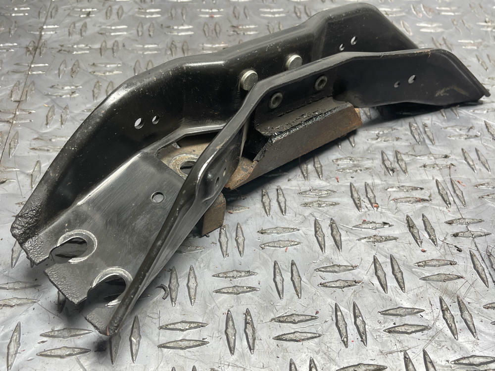 2001-04 Ford Mustang GT Tremec TR3650 Transmission Mount 277