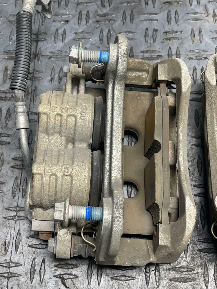 2011-14 Ford Mustang GT Front Brake Calipers LH RH 33k Miles 290