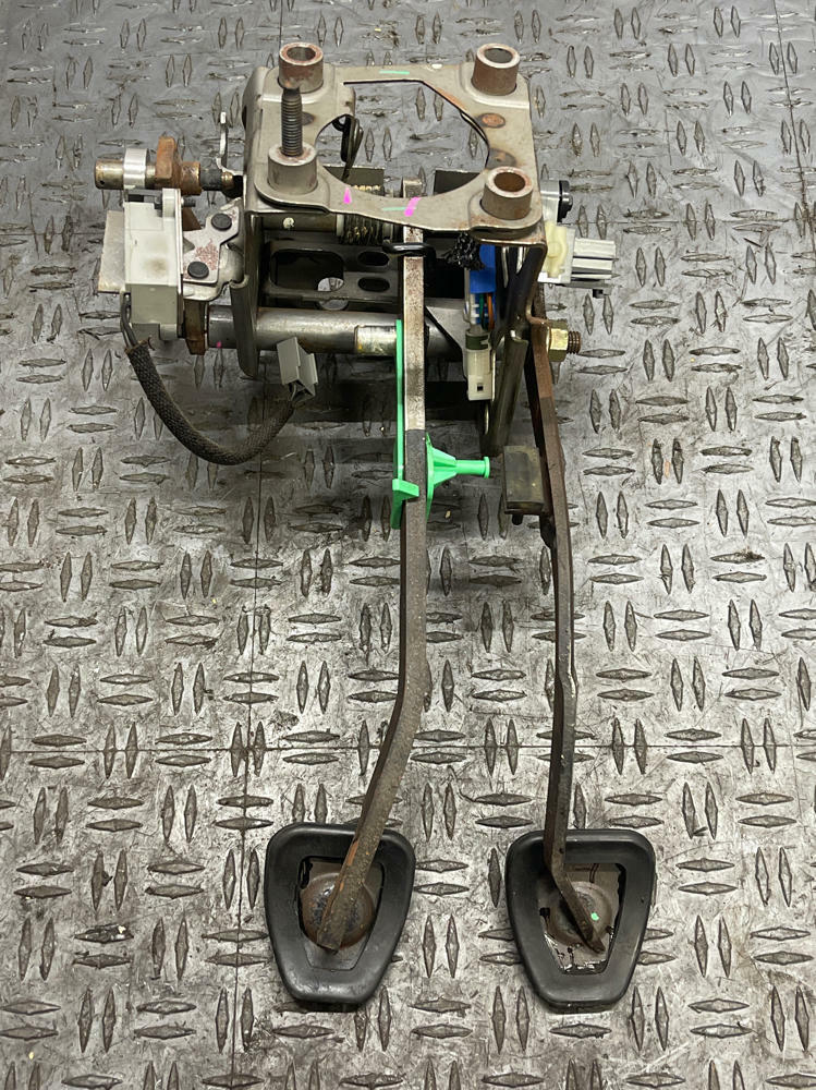 2003-04 Ford Mustang SVT Cobra Pedal Assembly- for 5/6 Speed Manual 295