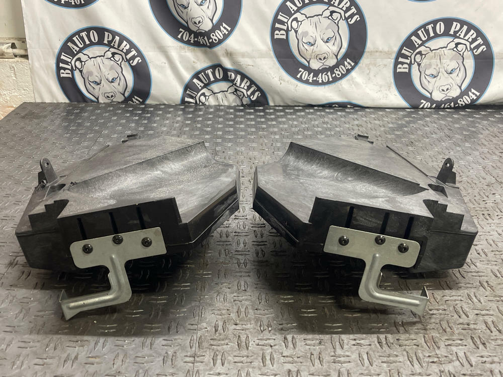 2003-04 Ford Mustang SVT Cobra Convertible Rear Speaker Box Assemblies 295