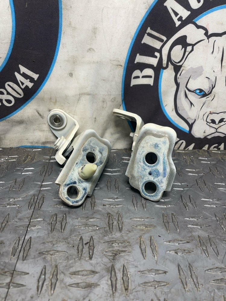 2015-23 Ford Mustang GT Passenger RH Door Hinge Set- Code N4 297