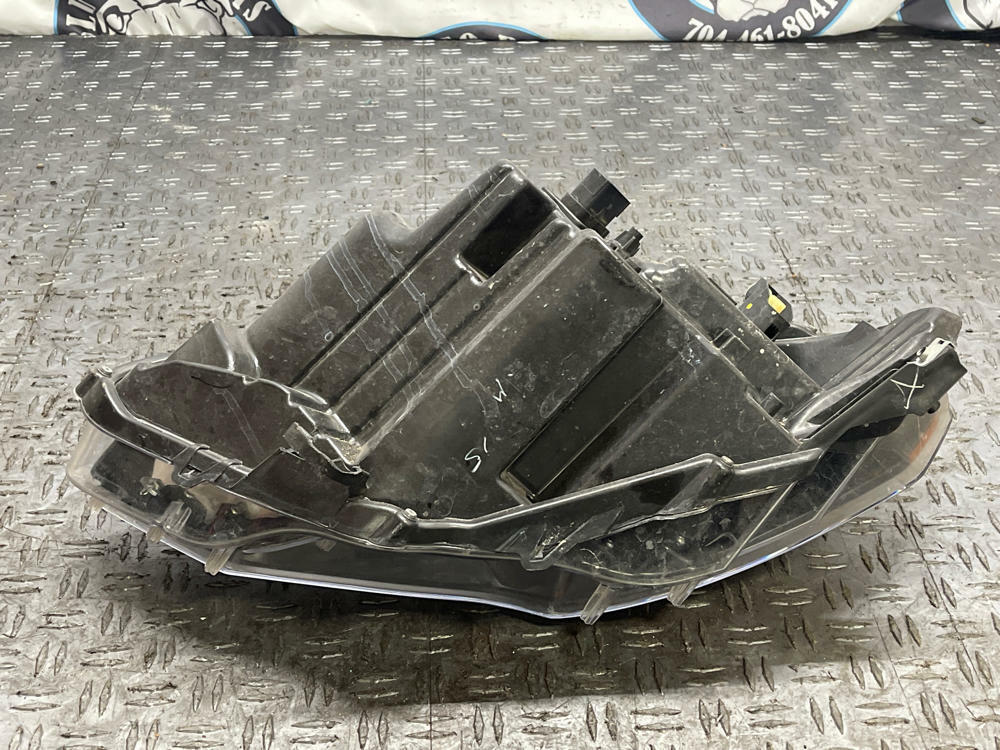 2018-23 Ford Mustang GT Passenger RH Head Light Assembly- PARTS ONLY 301