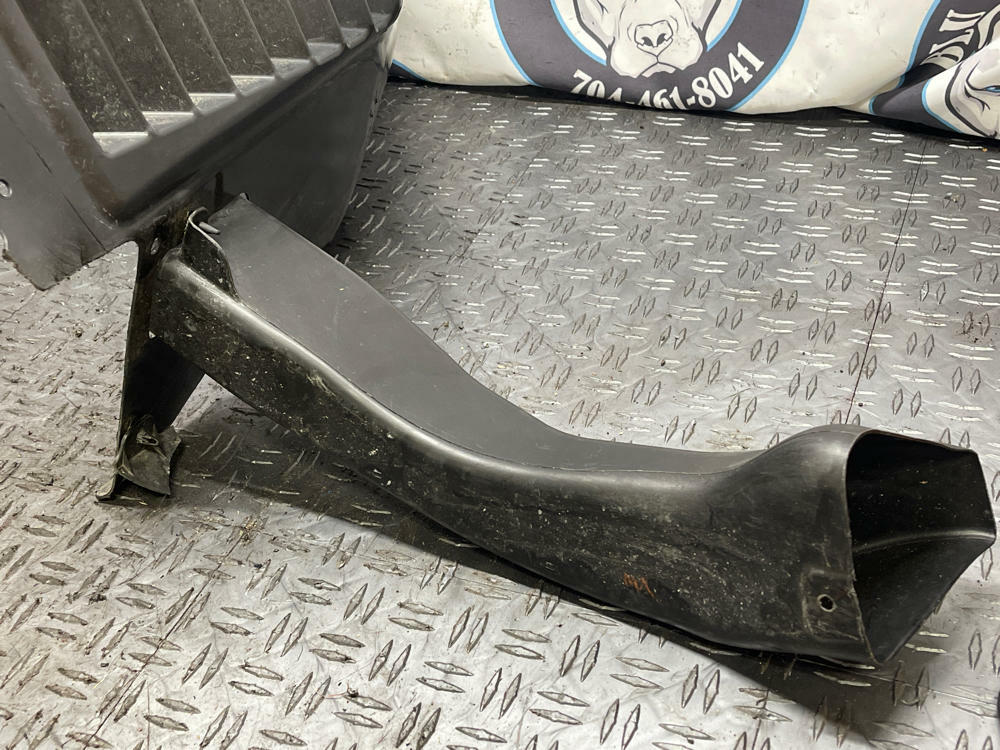 2018-23 Ford Mustang Mach One/PP1 Pass. Front RH Wheel Well- Air Duct Incld. 299