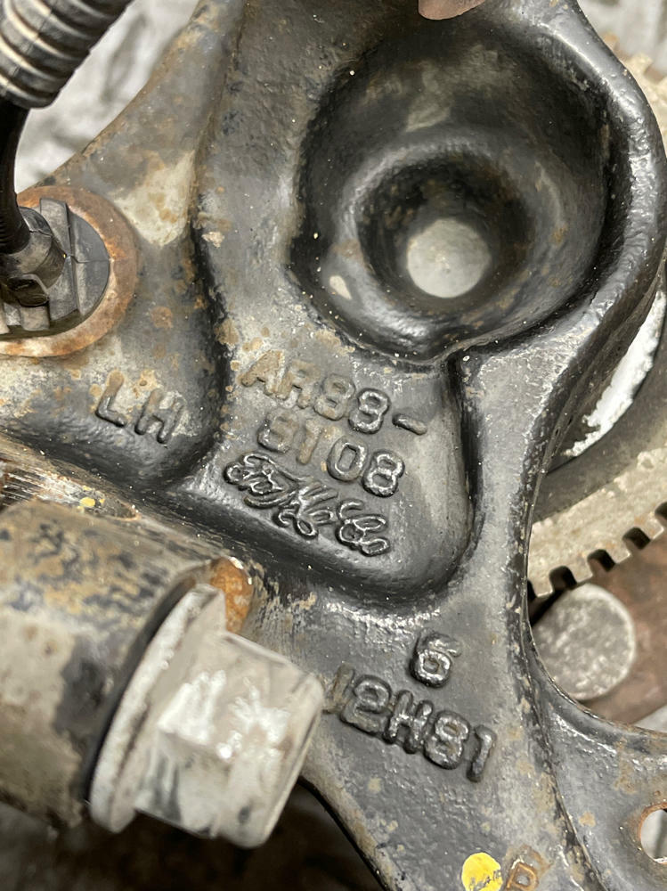 2011-14 Ford Mustang Boss 302 Front Driver LH Spindle 87k Miles 307