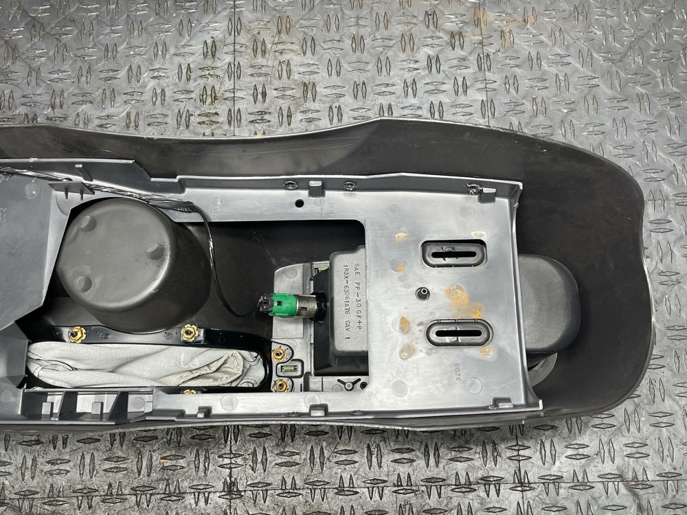 2001-04 Ford Mustang GT Dark Charcoal Center Console 38k Miles 302