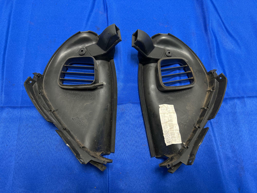 2004-06 Pontiac GTO Dash End Caps Vent Duct OEM 087