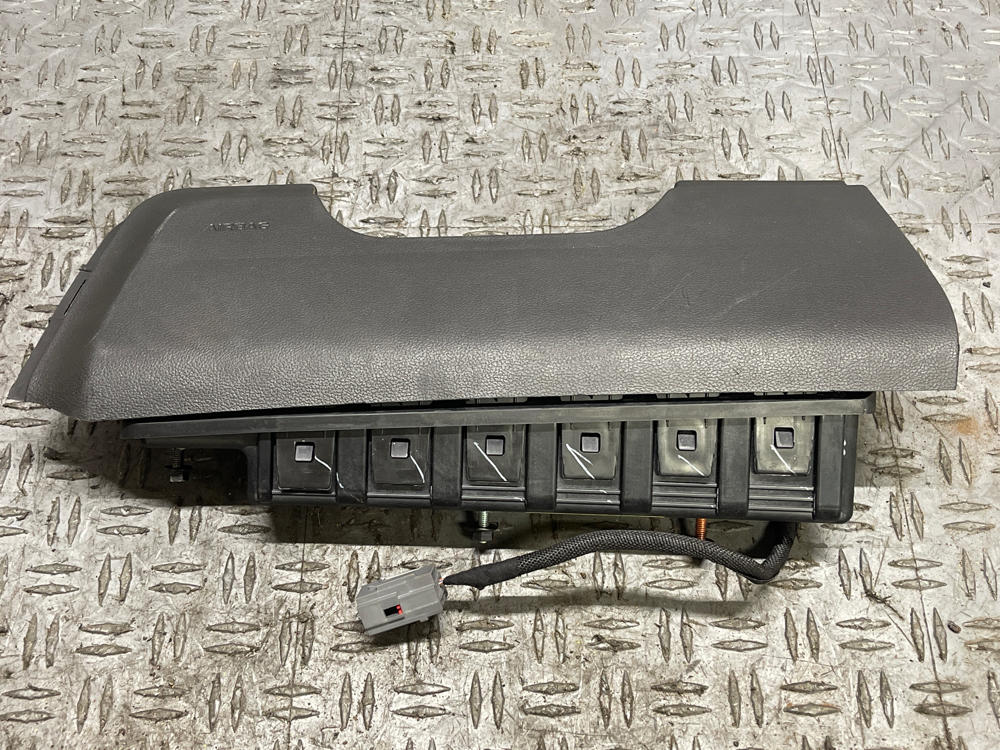 2015-17 Ford Mustang GT Knee Panel Trim (FR3B-63042A01-BB3ZHE) 312