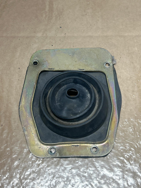 2003-04 Ford Mustang SVT Cobra OEM T56 Shift Isolator 235