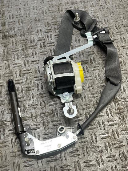 2015-17 Ford Mustang GT OEM Pass. Front RH Seat Belt- CONVERTIBLE 312