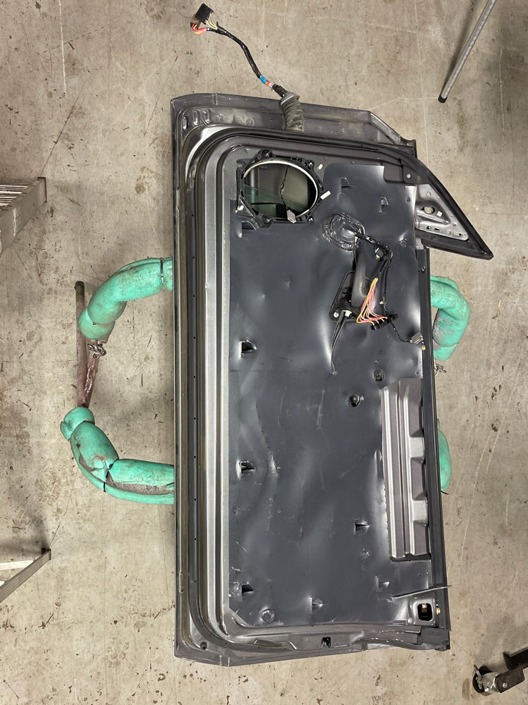 2003-04 Ford Mustang Mach One Passenger RH Door Paint Code CX 19k Miles 296