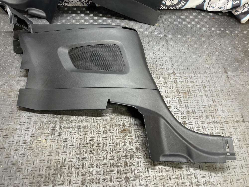 2015-17 Ford Mustang GT OEM Interior LH/RH Vert Qrtr Panel Trim Pair 312