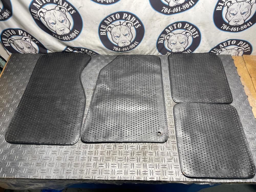 2003-04 Ford Mustang Mach One Mach One Floor Mat Set- 19k Miles 296