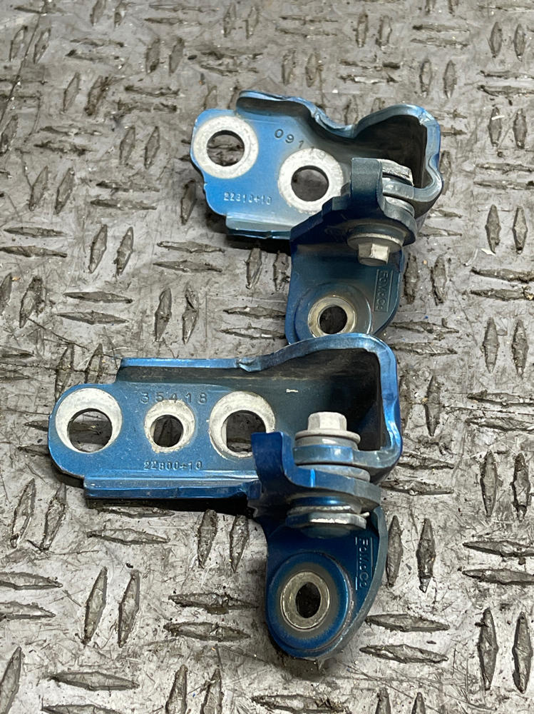 2018-23 Ford Mustang GT Driver LH Door Hinges Pair- Paint Code E7 301