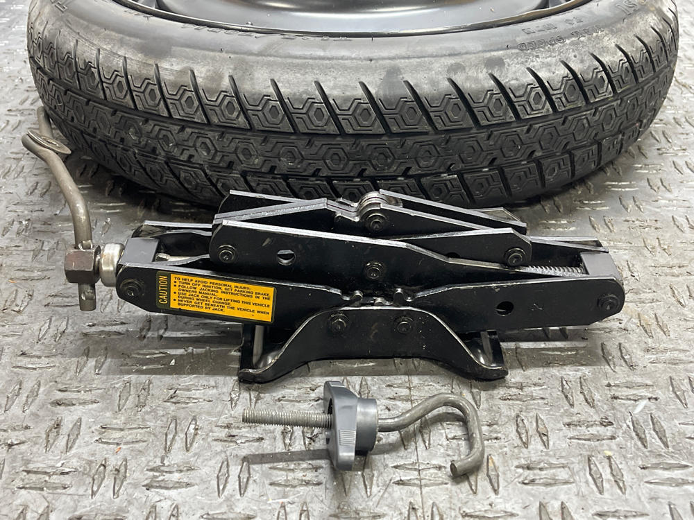 1987-93 Ford Mustang Spare Tire Kit 117k Miles 289