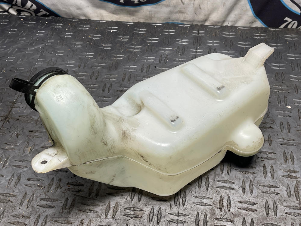 2003-04 Ford Mustang Mach One OEM Windshield Wiper Reservoir 19k Miles 296