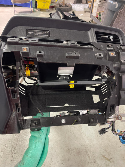 2018-23 Ford Mustang Dash Board MT82 D4 163