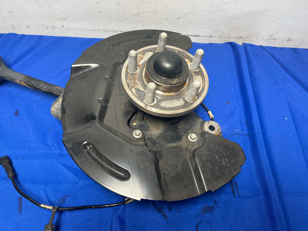 2015-23 Ford Mustang Left Front Spindle Wheel Hub Control Arm 17k Miles 149