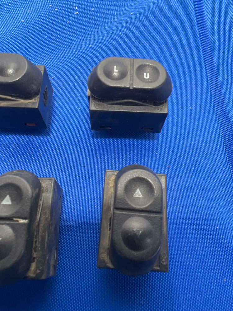 1987-93 Ford Mustang Coupe Window and Lock Buttons Switches Factory 157