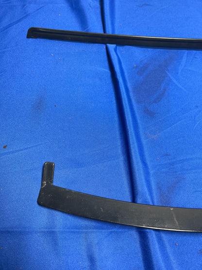 1987-93 Ford Mustang Coupe Winshield Trim Missing Passenger Side 157