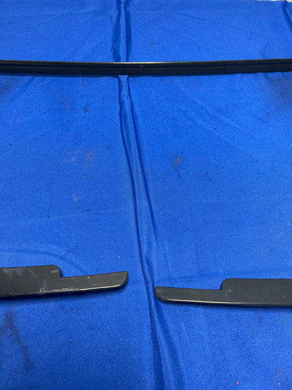 1987-93 Ford Mustang Coupe Winshield Trim Missing Passenger Side 157