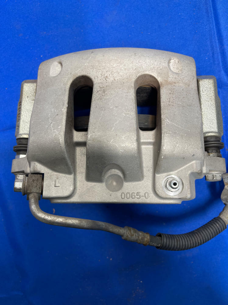 2010-14 Ford Mustang Front Brake Calipers 160