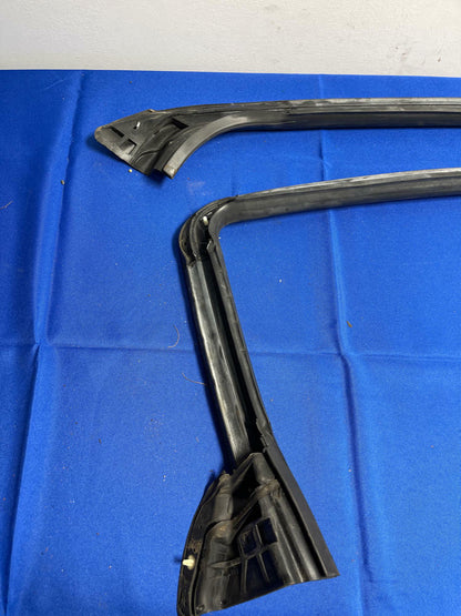 2010-14 Ford Mustang Door Weather Stripping 160