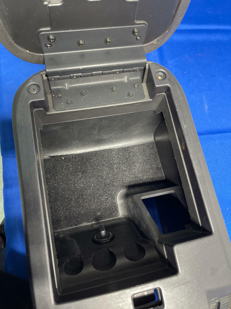 2005-10 Ford Mustang Dark Charcoal Center Console 162