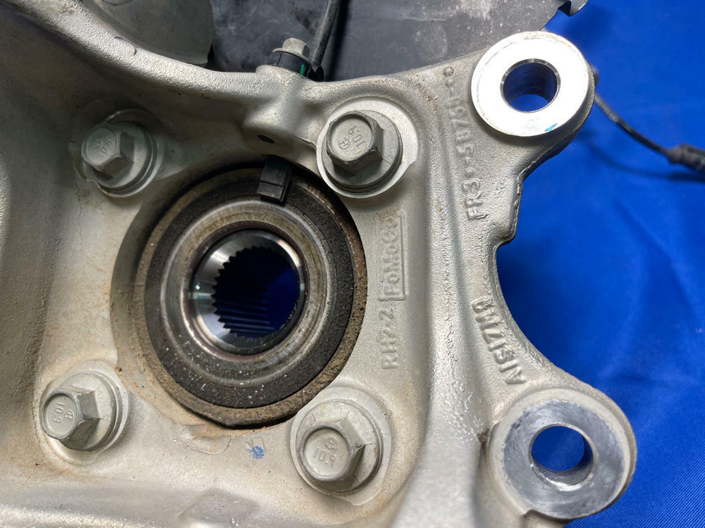 2018-23 Ford Mustang GT Passenger RH Spindle Hub 149