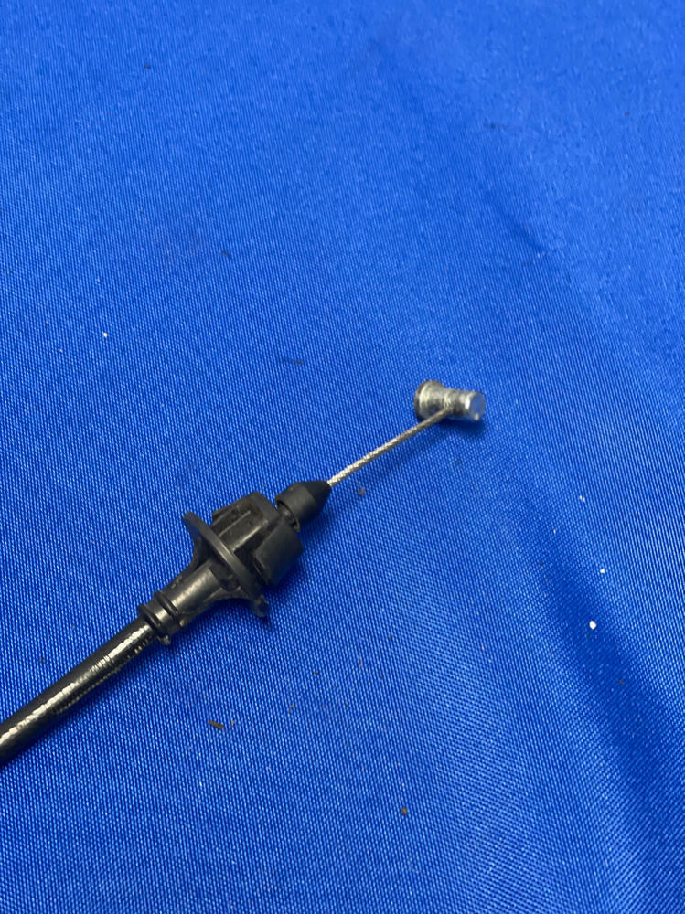 1999-04 Ford Mustang GT Throttle Cable 178