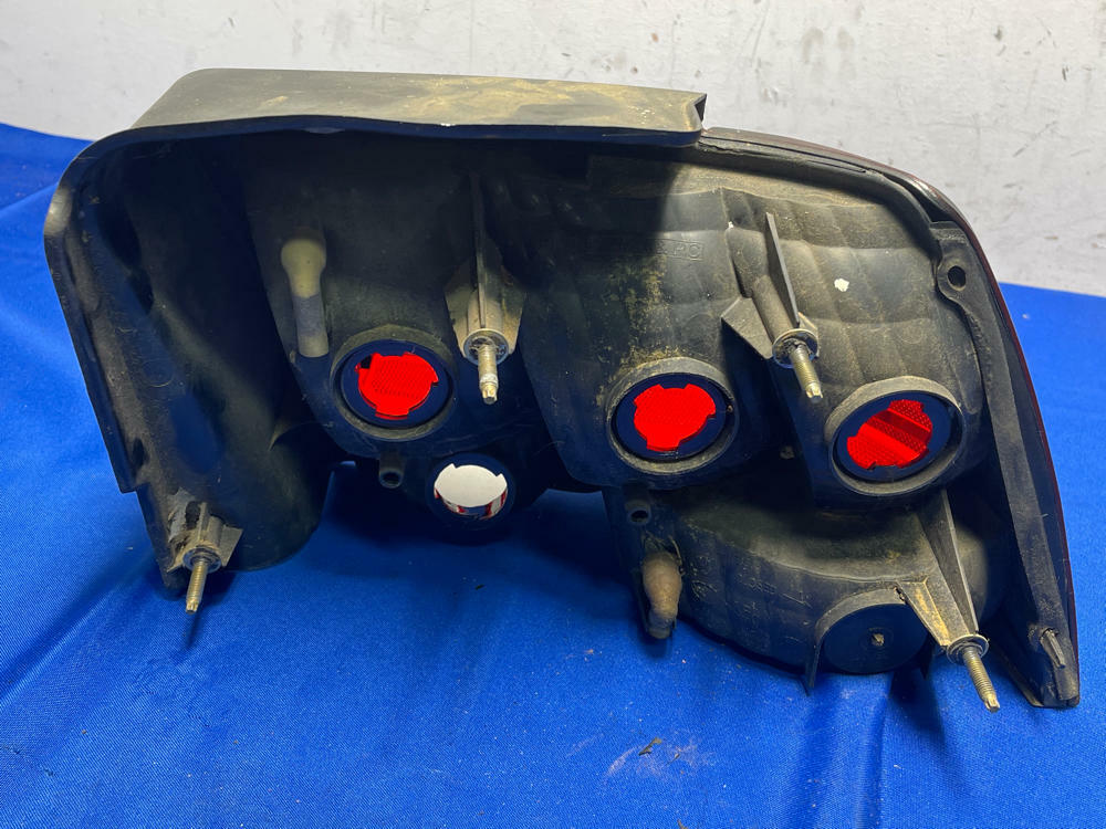 1999-04 Ford Mustang Driver LH Tail Light 178