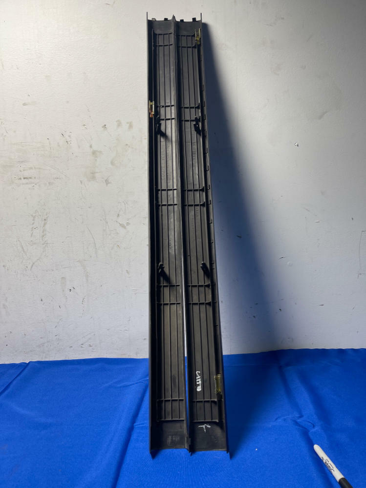 1999-04 Ford Mustang GT Dark Charcoal Door Sills 171