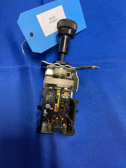 1999-04 Ford Mustang GT Headlight Switch & Knob 4.6 V8 177