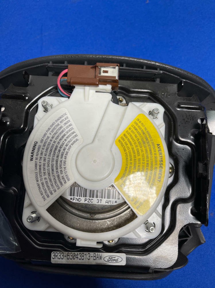 1999-04 Ford Mustang Driver Bag 170