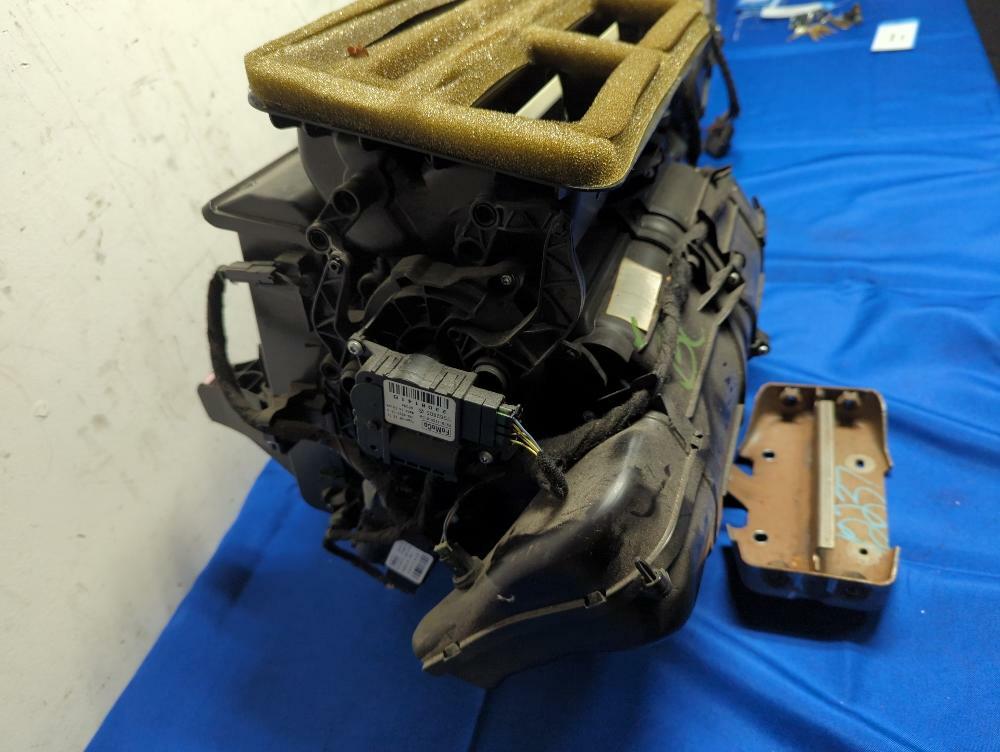 2015-17 Ford Mustang GT 5.0 Coyote HVAC Box 172