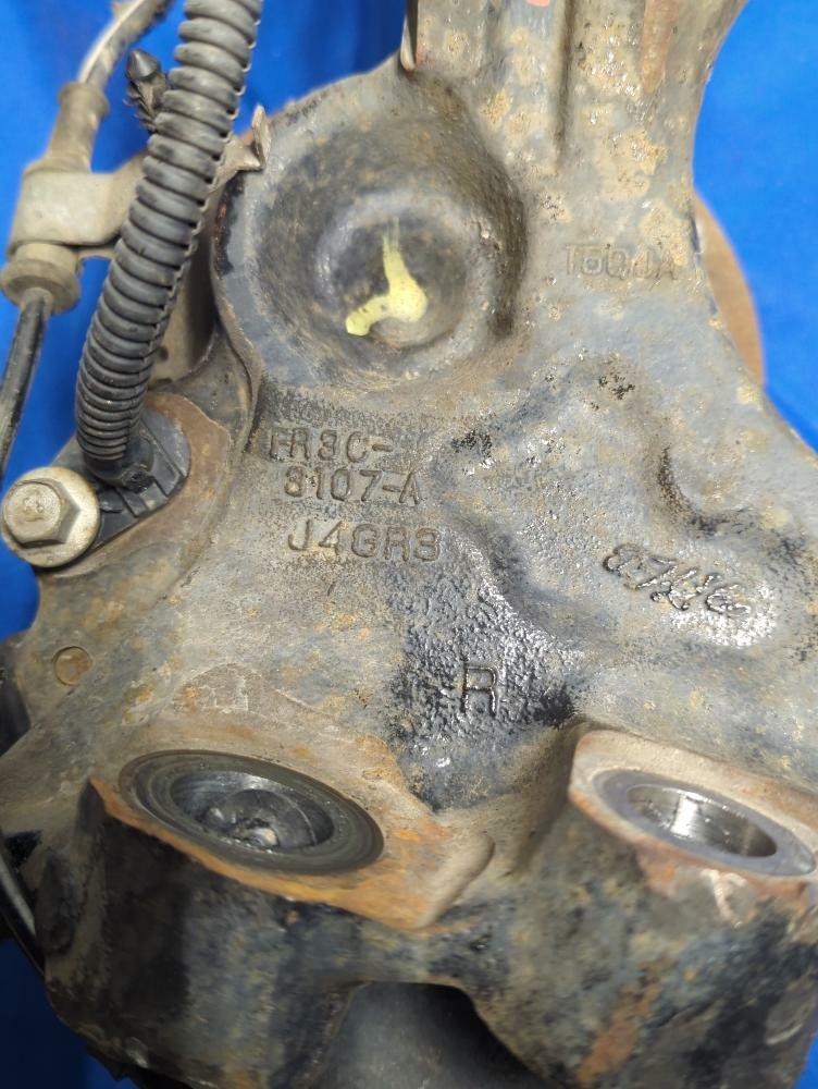 2015-17 Ford Mustang GT 5.0 Coyote Front Passenger RH Spindle 172