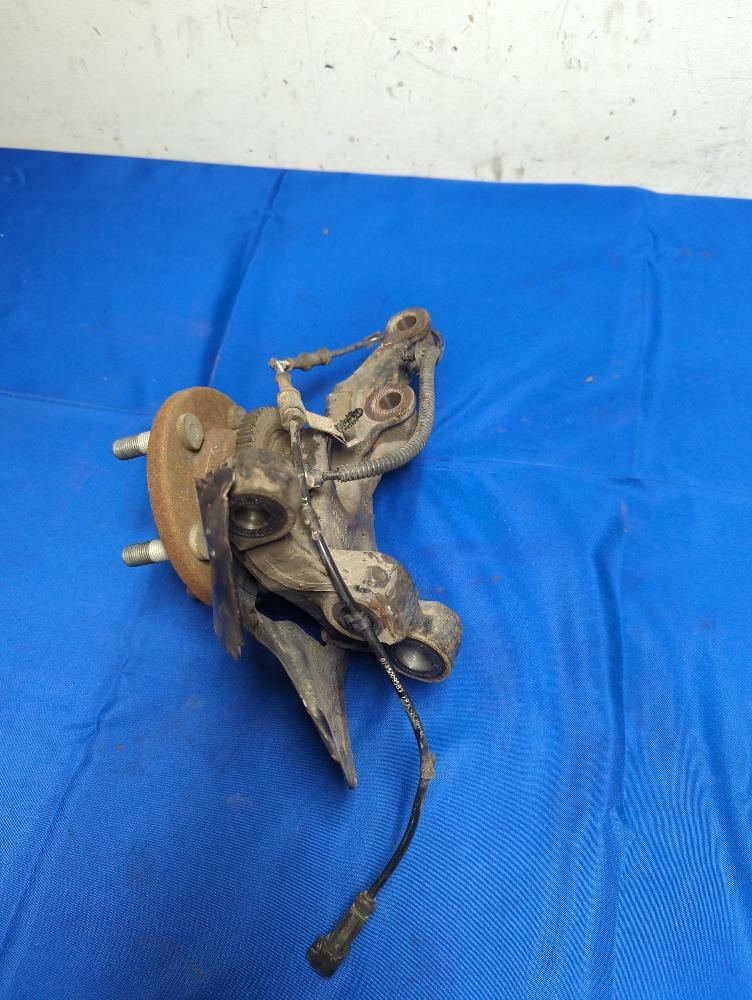 2015-17 Ford Mustang GT 5.0 Coyote Front Passenger RH Spindle 172