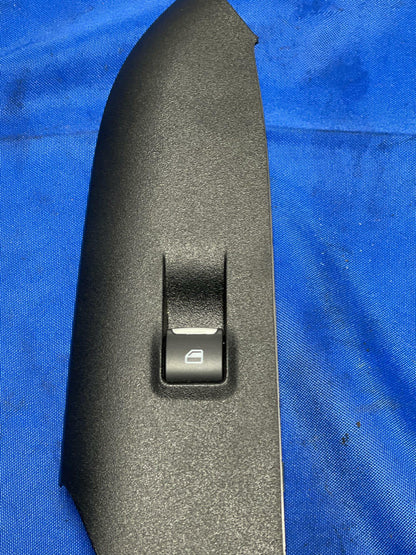 2015-17 Door Panel Window Switches & Panel 176